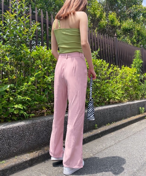 at12:03（アットイチニーゼロサン）の「【カラバリ豊富】センタースリットカラースラックス（スラックス・レディース・ブラック/ピンク/ブルー/イエロー/グリーン・M）」の17枚目の写真