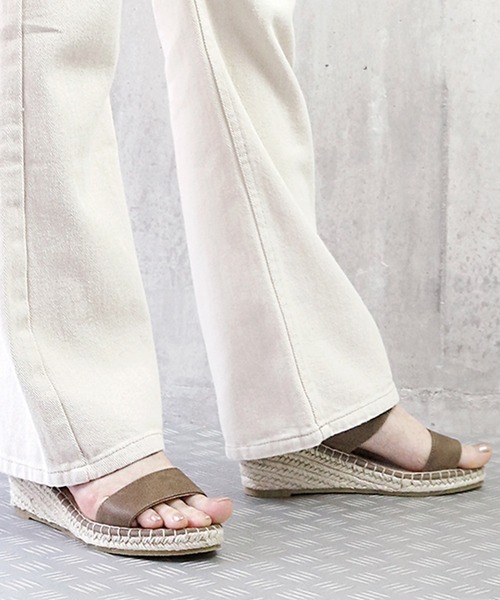 EDWIN（エドウィン）の「【EDWIN】ウエッジソール2ベルトサンダル（サンダル・レディース・ブラック/イエロー/ダークベージュ・LL/S/M/L）」の2枚目の写真