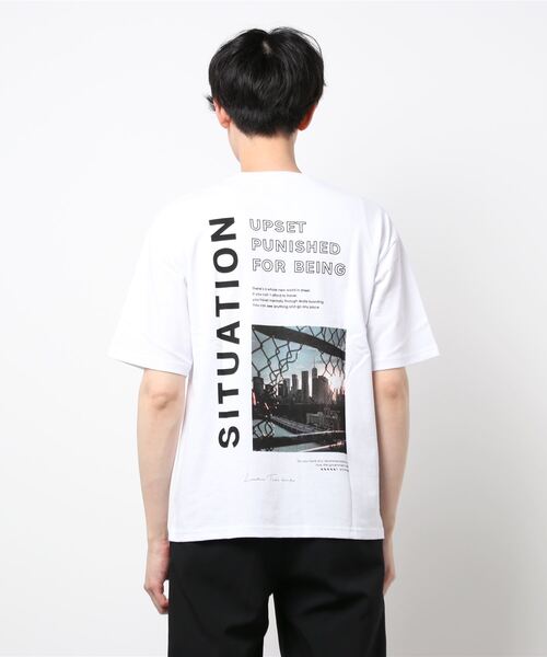 CERCA(チェルカ)の「BEYES/バックフォトプリントTシャツ(Tシャツ/カットソー・メンズ・ホワイト/ブラック/ベージュ・MEDIUM/LARGE)」の5枚目の写真