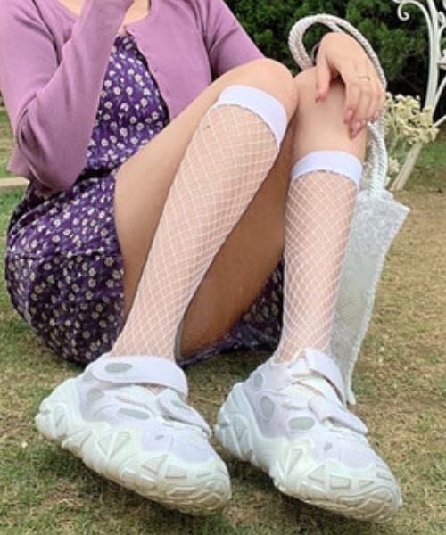 Loueme(ルエム)の「網タイツニーハイソックス(ソックス/靴下・レディース・ホワイト/ブラック・FREE)」の3枚目の写真