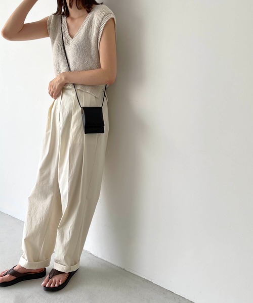 CANAL JEAN(キャナルジーン)の「LE VERNIS(ル・ベルニ) ラップポシェット(ショルダーバッグ・レディース・ブラック/ホワイト・ONE SIZE)」の8枚目の写真