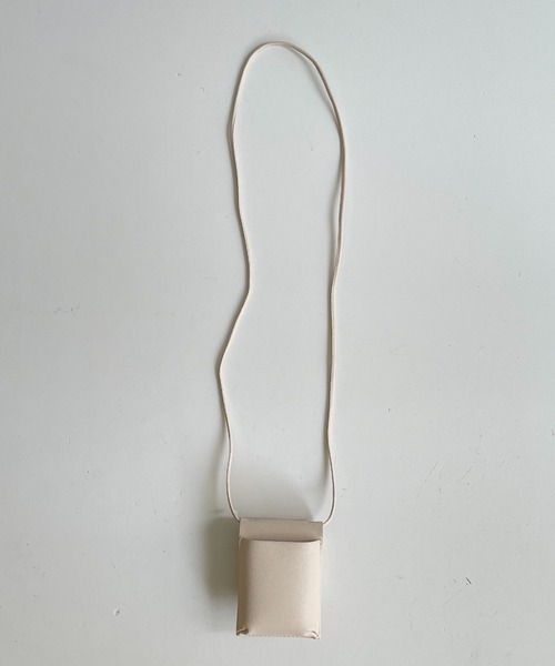 CANAL JEAN(キャナルジーン)の「LE VERNIS(ル・ベルニ) ラップポシェット(ショルダーバッグ・レディース・ブラック/ホワイト・ONE SIZE)」の10枚目の写真