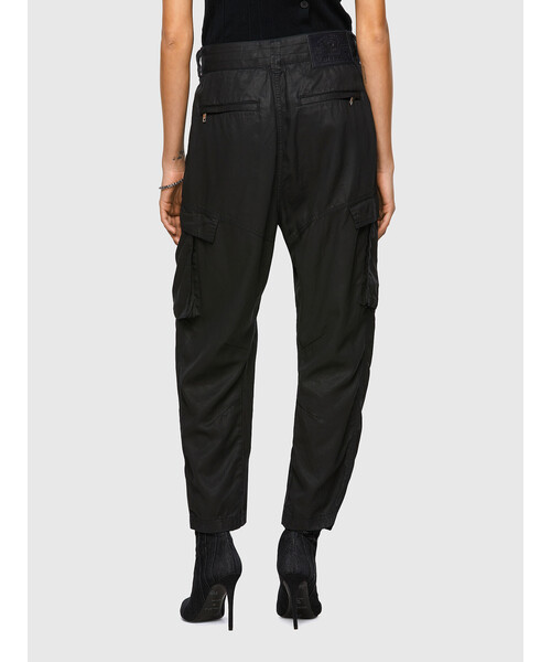 DIESEL(ディーゼル)の「DIESEL FW21 デニム レディース ボーフレンド ブラックデニム カーゴパンツ コーティング(デニムパンツ・レディース・ブラック・25inch/29inch/23inch/27inch)」の6枚目の写真