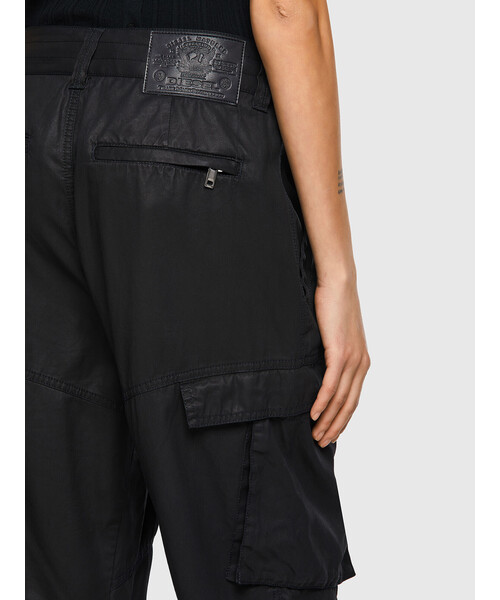 DIESEL(ディーゼル)の「DIESEL FW21 デニム レディース ボーフレンド ブラックデニム カーゴパンツ コーティング(デニムパンツ・レディース・ブラック・25inch/29inch/23inch/27inch)」の5枚目の写真