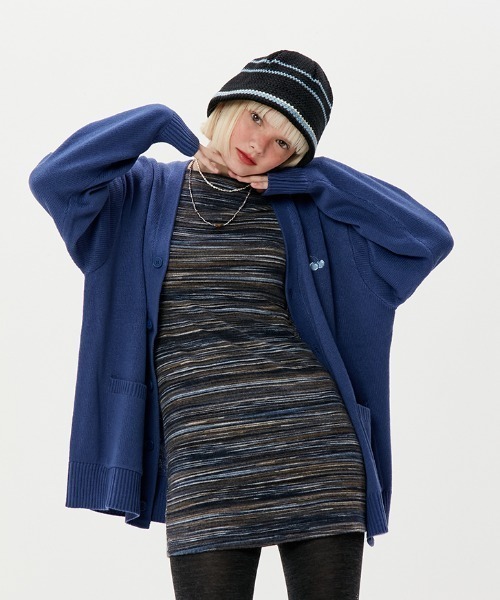 KIRSH(キルシー)の「A'GEM/9 × .kom『KIRSH/キルシー』SMALL CHERRY V-NECK CARDIGAN/スモールチェリー Vネックカーディガン(カーディガン/ボレロ・レディース・ブラック/オレンジ/ブルー/アイボリー・FREE)」の3枚目の写真