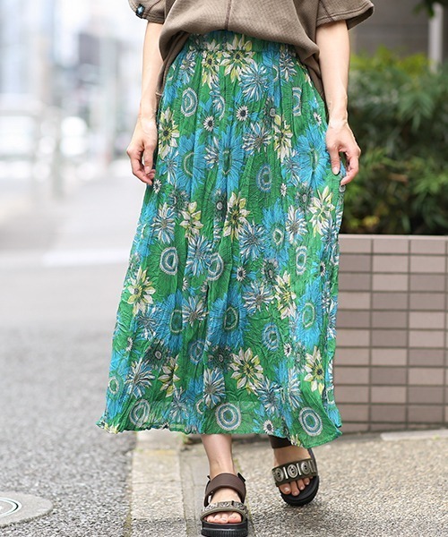 チチカカ（チチカカ）の「リンクルボタニカルスカート（スカート・レディース・ピンク/グリーン/マスタード・FREE）」の2枚目の写真