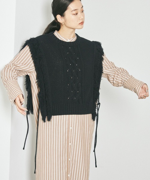 GARAGE OF GOOD CLOTHING（ガレージオブグッドクロージング）の「フリンジケーブルベスト＊（ニット/セーター・レディース・ホワイト/ベージュ系その他2/ブラック・FREE）」の3枚目の写真