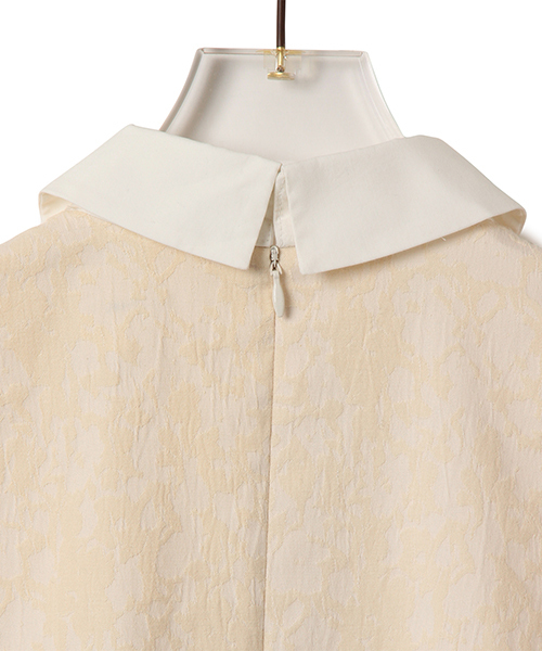 CAROLINA GLASER（カロリナ グレイサー）の「CAROLINA GLASER / ジャカードチュール トップス（シャツ/ブラウス・レディース・クリーム/ネイビー・ONE SIZE）」の21枚目の写真