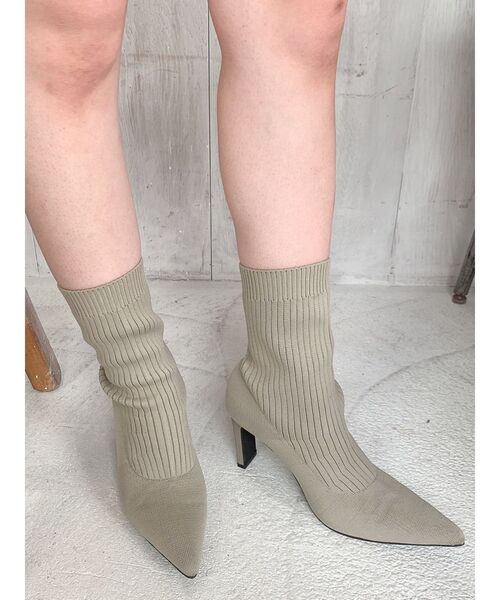 GYDA（ジェイダ）の「リブニットソックスショートブーツ（ブーツ・レディース・ブラック/ベージュ・MEDIUM/LARGE/SMALL）」の16枚目の写真