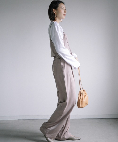 Chaco closet(チャコ クローゼット)の「サテン素材キャミサロペット(サロペット/オーバーオール・レディース・ブラック/ベージュ/グレー・FREE)」の10枚目の写真