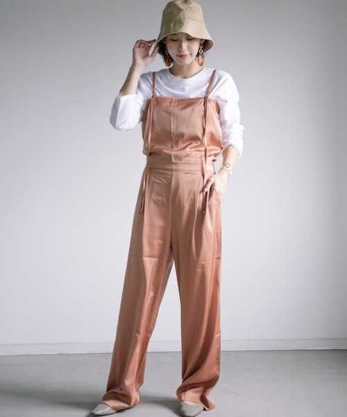 Chaco closet(チャコ クローゼット)の「サテン素材キャミサロペット(サロペット/オーバーオール・レディース・ブラック/ベージュ/グレー・FREE)」の15枚目の写真