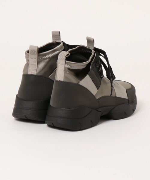 MAISON MAVERICK PRESENTS（メゾンマベリックプレゼンツ）の「【MAISON MAVERICK PRESENTS】Satin Short Boots（スニーカー・レディース・グリーン・23cm/23.5cm/24cm/24.5cm）」の2枚目の写真
