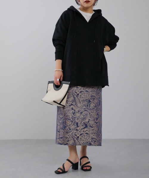 ap retro（アプレトロ）の「キーネックサイドスリットスウェットパーカー（パーカー・レディース・ブラック/オフホワイト/オートミール・FREE）」の20枚目の写真