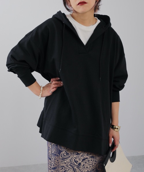 ap retro（アプレトロ）の「キーネックサイドスリットスウェットパーカー（パーカー・レディース・ブラック/オフホワイト/オートミール・FREE）」の17枚目の写真