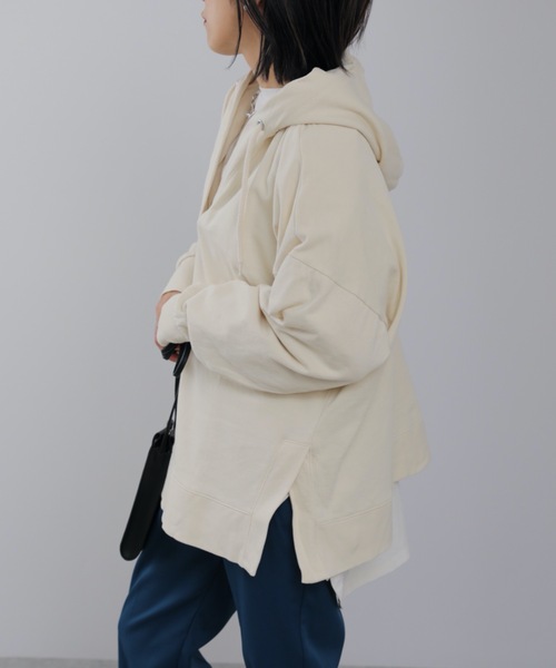 ap retro（アプレトロ）の「キーネックサイドスリットスウェットパーカー（パーカー・レディース・ブラック/オフホワイト/オートミール・FREE）」の7枚目の写真