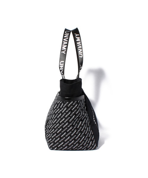 FRUIT OF THE LOOM(フルーツオブザルーム)の「FTL LOGO PATTERN TOTE BAG / トートバッグ 多機能 大容量 A4サイズ収納可 / ユニセックス ジェンダーレス(トートバッグ・メンズ・ブラック/ホワイト・FREE)」の4枚目の写真