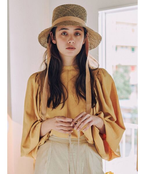 Ungrid（アングリッド）の「ショルダータックブラウス（シャツ/ブラウス・レディース・ブラック/オフホワイト/イエロー/ブルー・FREE）」の4枚目の写真