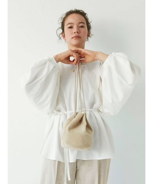 Ungrid（アングリッド）の「ショルダータックブラウス（シャツ/ブラウス・レディース・ブラック/オフホワイト/イエロー/ブルー・FREE）」の9枚目の写真