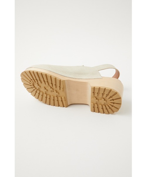 MOUSSY(マウジー)の「WOOD SOLE CLOGS(サンダル・レディース・ブラック/アイボリー・SMALL/LARGE/MEDIUM)」の7枚目の写真