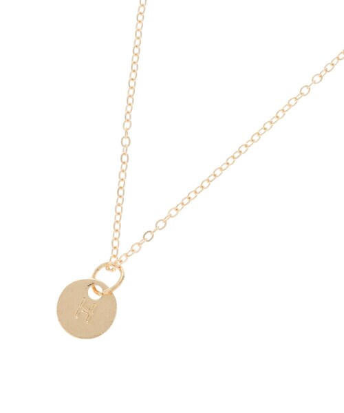 PINK-latte（ピンクラテ）の「イニシャルプチネックレス（ネックレス・キッズ・ゴールド/ゴールド系/ゴールド系9/ゴールド系1/ゴールド系2/ゴールド系3/ゴールド系4/ゴールド系5/ゴールド系6/ゴールド系7/ゴールド系8・00）」の2枚目の写真