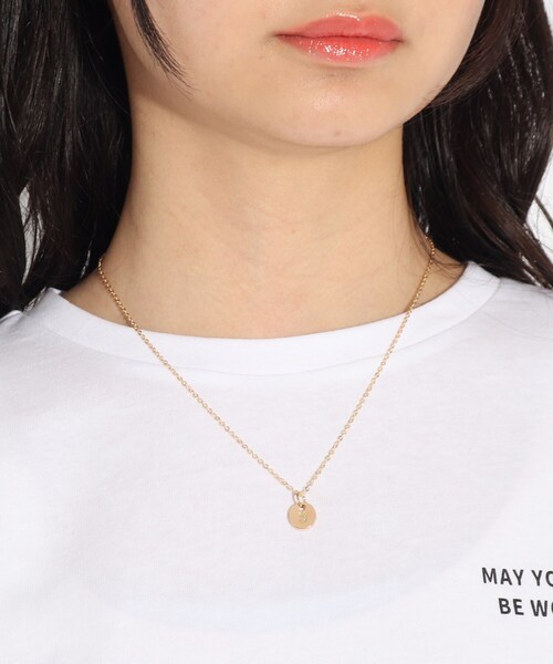 PINK-latte（ピンクラテ）の「イニシャルプチネックレス（ネックレス・キッズ・ゴールド/ゴールド系/ゴールド系9/ゴールド系1/ゴールド系2/ゴールド系3/ゴールド系4/ゴールド系5/ゴールド系6/ゴールド系7/ゴールド系8・00）」の16枚目の写真