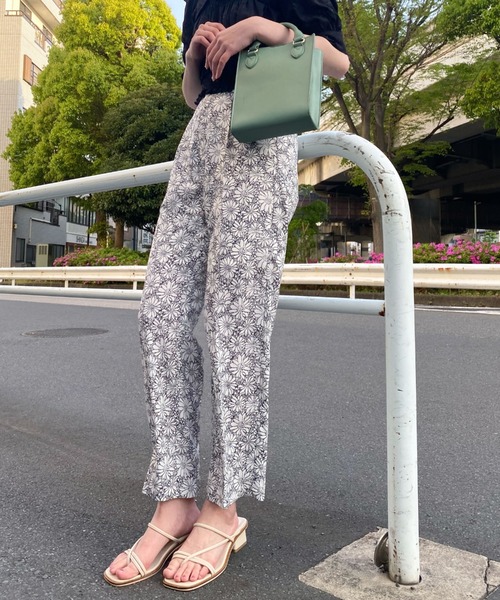 archives（アルシーヴ）の「【限定item】柄とろみテーパードパンツ（その他パンツ・レディース・ブラック/ベージュ/オフホワイト・MEDIUM）」の2枚目の写真