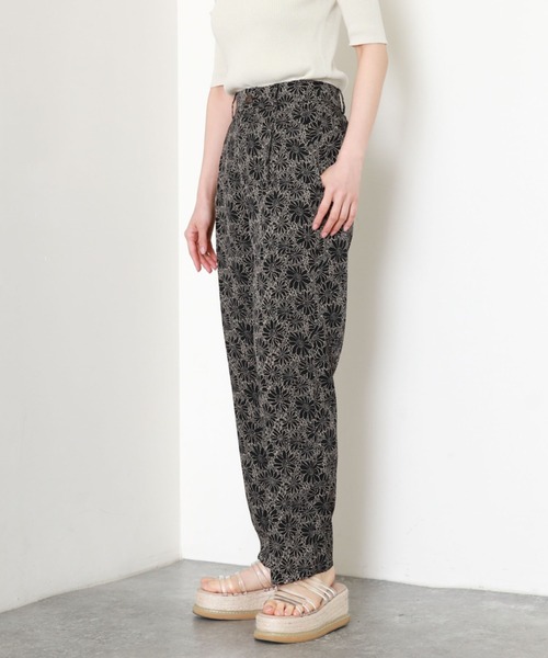 archives（アルシーヴ）の「【限定item】柄とろみテーパードパンツ（その他パンツ・レディース・ブラック/ベージュ/オフホワイト・MEDIUM）」の5枚目の写真