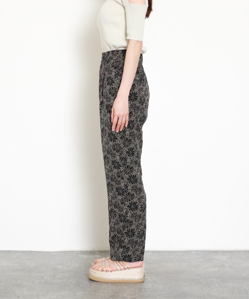archives（アルシーヴ）の「【限定item】柄とろみテーパードパンツ（その他パンツ・レディース・ブラック/ベージュ/オフホワイト・MEDIUM）」の6枚目の写真