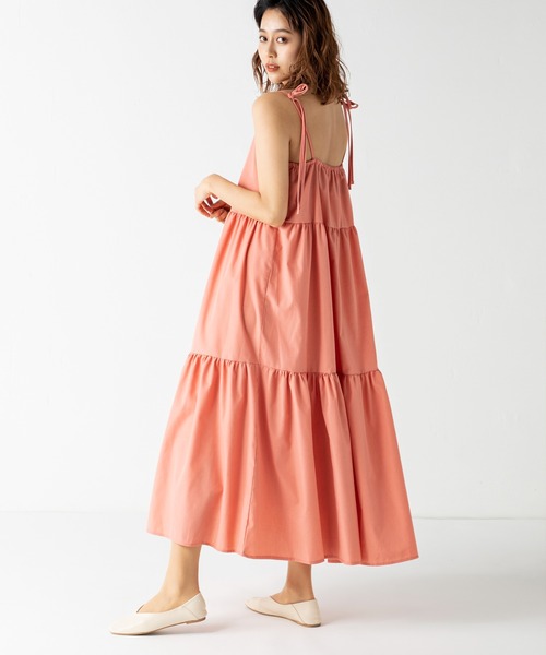 MILLION CARATS（ミリオンカラッツ）の「ボリュームのあるティアードデザインがフェミニンモードなリボンストラップティアードワンピース（ワンピース・レディース・チャコールグレー/ベージュ/ピンク・FREE）」の3枚目の写真