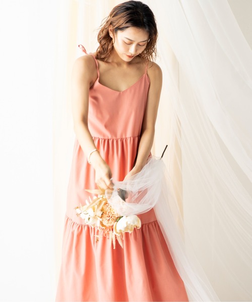 MILLION CARATS（ミリオンカラッツ）の「ボリュームのあるティアードデザインがフェミニンモードなリボンストラップティアードワンピース（ワンピース・レディース・チャコールグレー/ベージュ/ピンク・FREE）」の13枚目の写真