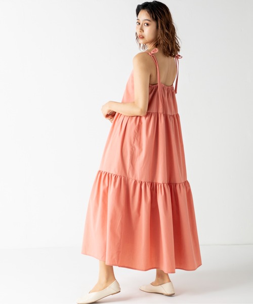 MILLION CARATS（ミリオンカラッツ）の「ボリュームのあるティアードデザインがフェミニンモードなリボンストラップティアードワンピース（ワンピース・レディース・チャコールグレー/ベージュ/ピンク・FREE）」の15枚目の写真