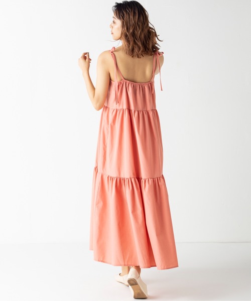 MILLION CARATS（ミリオンカラッツ）の「ボリュームのあるティアードデザインがフェミニンモードなリボンストラップティアードワンピース（ワンピース・レディース・チャコールグレー/ベージュ/ピンク・FREE）」の16枚目の写真