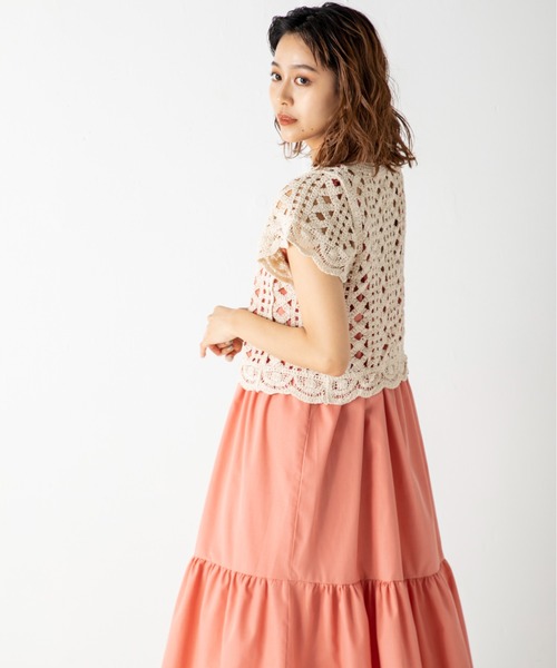 MILLION CARATS（ミリオンカラッツ）の「ボリュームのあるティアードデザインがフェミニンモードなリボンストラップティアードワンピース（ワンピース・レディース・チャコールグレー/ベージュ/ピンク・FREE）」の18枚目の写真