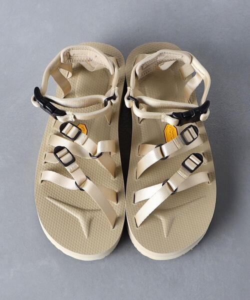 suicoke（スイコック）の「＜SUICOKE(スイコック)＞TOSSHI-V サンダル（サンダル・レディース・ブラック/ベージュ・24cm/25cm/23cm）」の6枚目の写真
