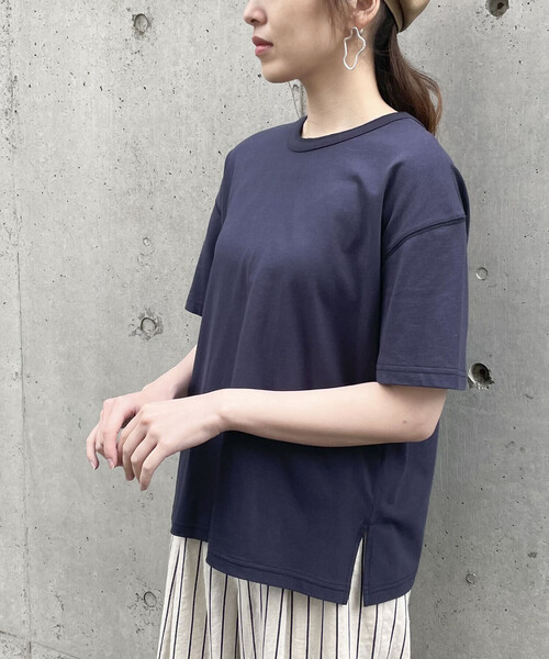 ONIGIRI(オニギリ)の「2WAY ヘンリーネックTシャツ(Tシャツ/カットソー・レディース・チャコール/ネイビー/ベージュ/イエロー×グリーン/オレンジ/ホワイト・FREE)」の4枚目の写真