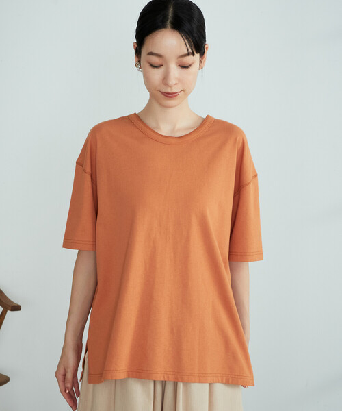 ONIGIRI(オニギリ)の「2WAY ヘンリーネックTシャツ(Tシャツ/カットソー・レディース・チャコール/ネイビー/ベージュ/イエロー×グリーン/オレンジ/ホワイト・FREE)」の14枚目の写真