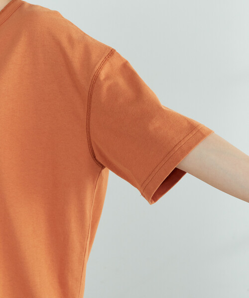 ONIGIRI(オニギリ)の「2WAY ヘンリーネックTシャツ(Tシャツ/カットソー・レディース・チャコール/ネイビー/ベージュ/イエロー×グリーン/オレンジ/ホワイト・FREE)」の19枚目の写真