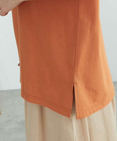 ONIGIRI(オニギリ)の「2WAY ヘンリーネックTシャツ(Tシャツ/カットソー・レディース・チャコール/ネイビー/ベージュ/イエロー×グリーン/オレンジ/ホワイト・FREE)」の20枚目の写真