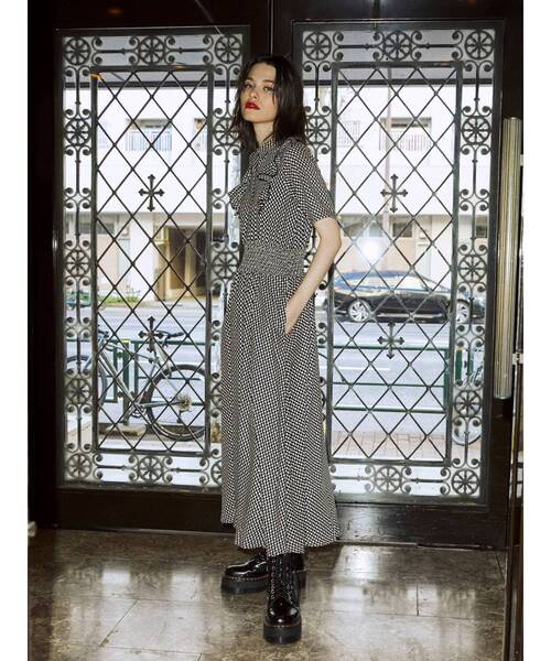 jouetie（ジュエティ）の「ショルダーフリルロングワンピース（ワンピース・レディース・イエロー/グリーン・MEDIUM）」の4枚目の写真