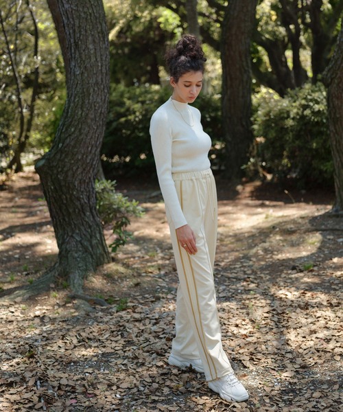 select MOCA（セレクトモカ）の「2022 AW サイドライントラックパンツ（その他パンツ・レディース・ブラック/グリーン/アイボリー・FREE）」の10枚目の写真