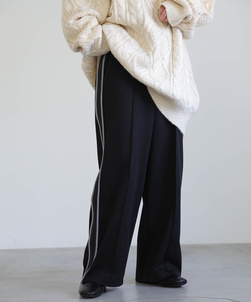 select MOCA（セレクトモカ）の「2022 AW サイドライントラックパンツ（その他パンツ・レディース・ブラック/グリーン/アイボリー・FREE）」の17枚目の写真