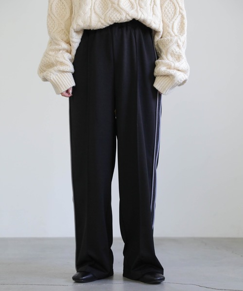 select MOCA（セレクトモカ）の「2022 AW サイドライントラックパンツ（その他パンツ・レディース・ブラック/グリーン/アイボリー・FREE）」の15枚目の写真