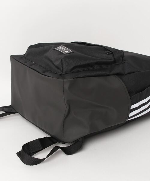 adidas（アディダス）の「クラシック スリーストライプス バックパック