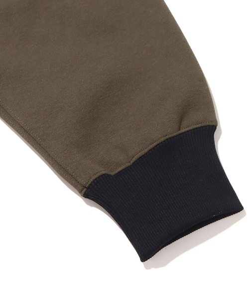 THE NORTH FACE（ザノースフェイス）の「THE NORTH FACE 92EXTREME SWEAT CREW / ザ・ノース・フェイス ナインティーツーエクストリームスウェットクルー（スウェット・メンズ・グレー/オリーブ・L/XL/S/M/XXL）」の6枚目の写真