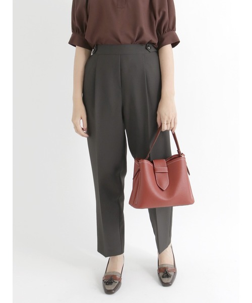 Te chichi（テチチ）の「センタープレステーパードパンツ【セットアップ可】（その他パンツ・レディース・カーキ/チャコール・ﾌﾘ-）」の2枚目の写真