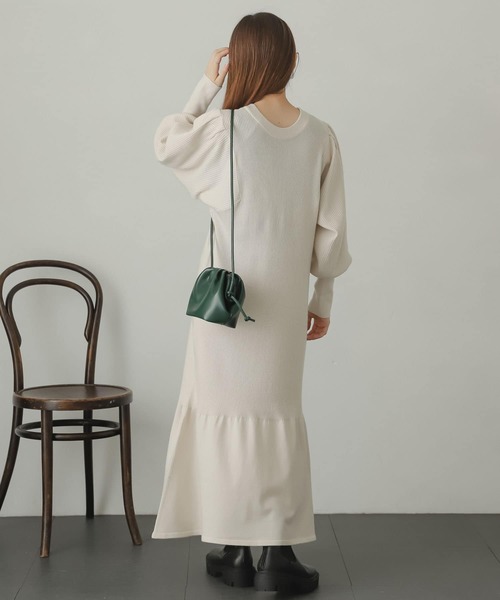 SENSE OF PLACE by URBAN RESEARCH（センスオブプレイスバイアーバンリサーチ）の「マトンスリーブマーメイドワンピース（ワンピース・レディース・ブルー/ブラック/アイボリー/イエロー・ONE）」の18枚目の写真