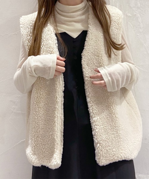 flower（フラワー）の「フラッフィベスト（ベスト・レディース・アイボリー・FREE）」の13枚目の写真