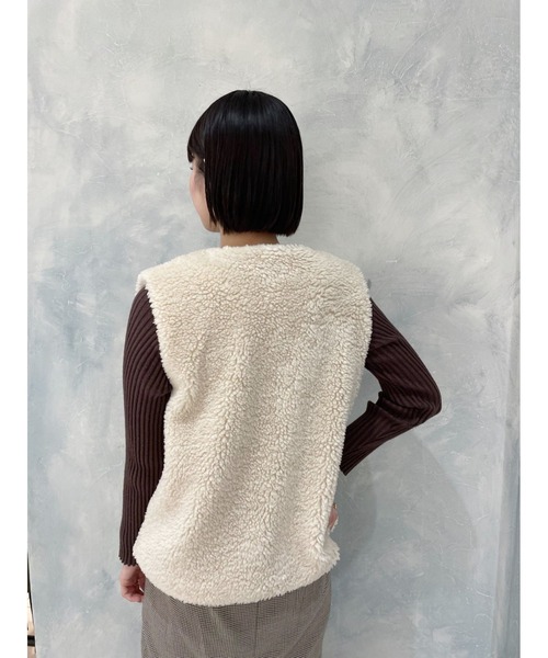 flower（フラワー）の「フラッフィベスト（ベスト・レディース・アイボリー・FREE）」の17枚目の写真