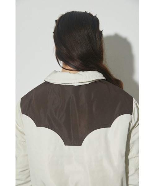 LAGUA GEM(ラグアジェム)の「BI COLOR COMPACT JK コンパクトジャケット(ダウンジャケット/コート・レディース・アイボリー/グリーン・FREE)」の3枚目の写真