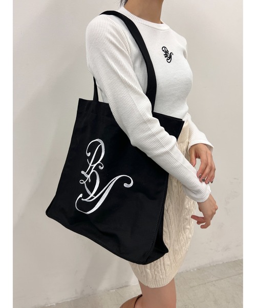 PHILLY（フィリー）の「イニシャルビッグトート（トートバッグ・レディース・ブラック/ホワイト・FREE）」の2枚目の写真